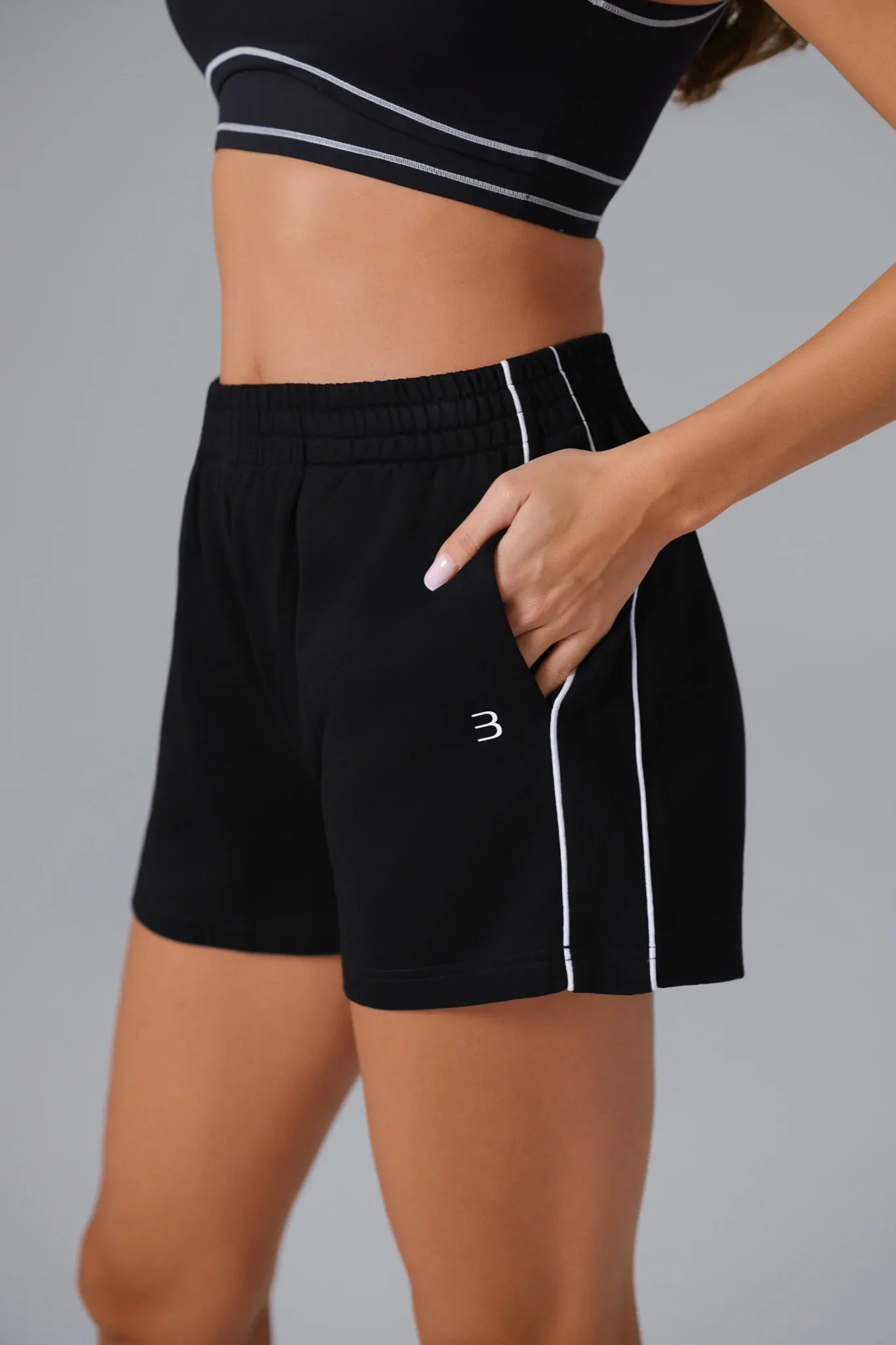 Shelly Relaxed Shorts - Black - Maison and Aurora