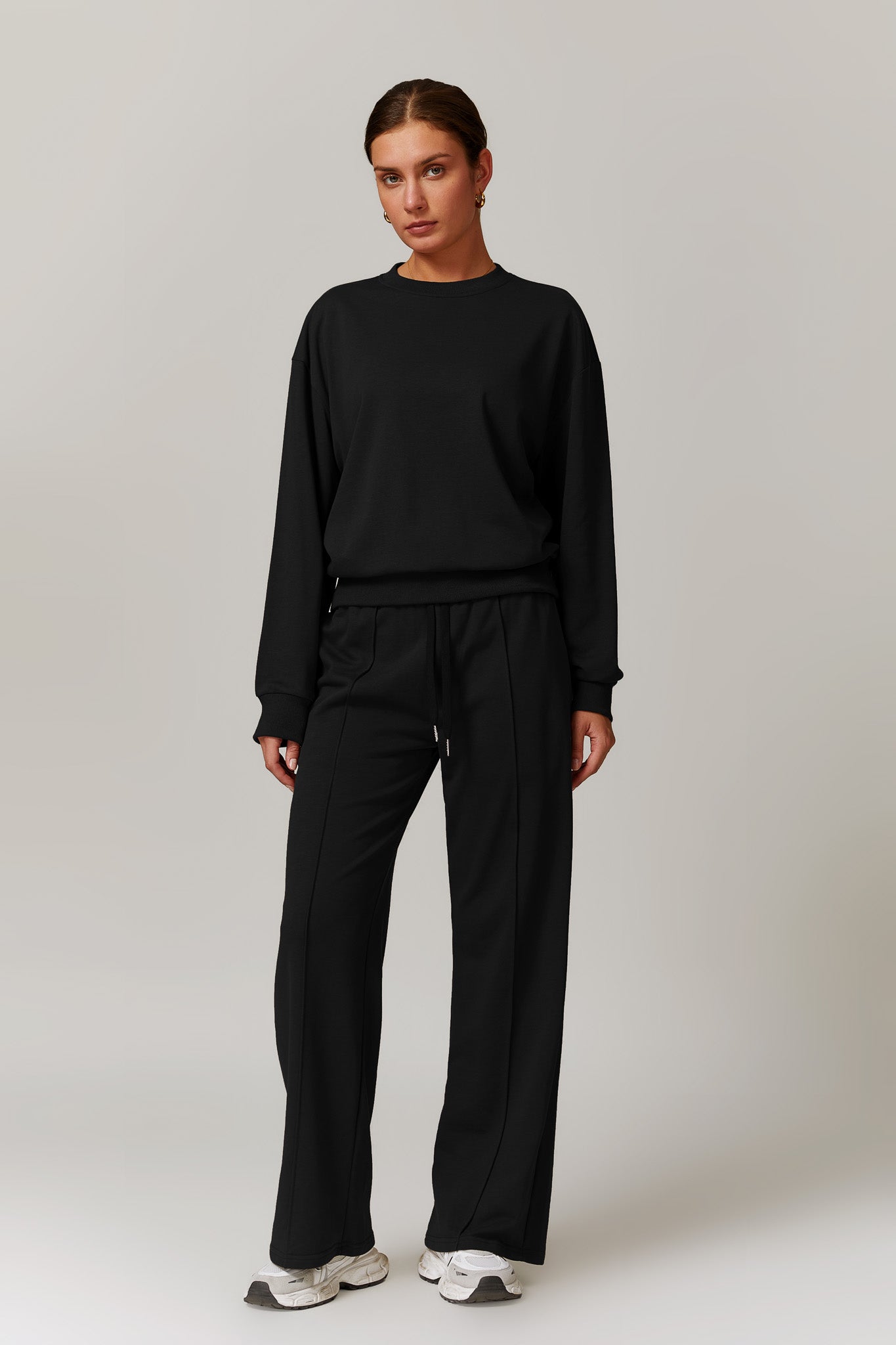 Amber Sweatshirt - Black - Maison and Aurora