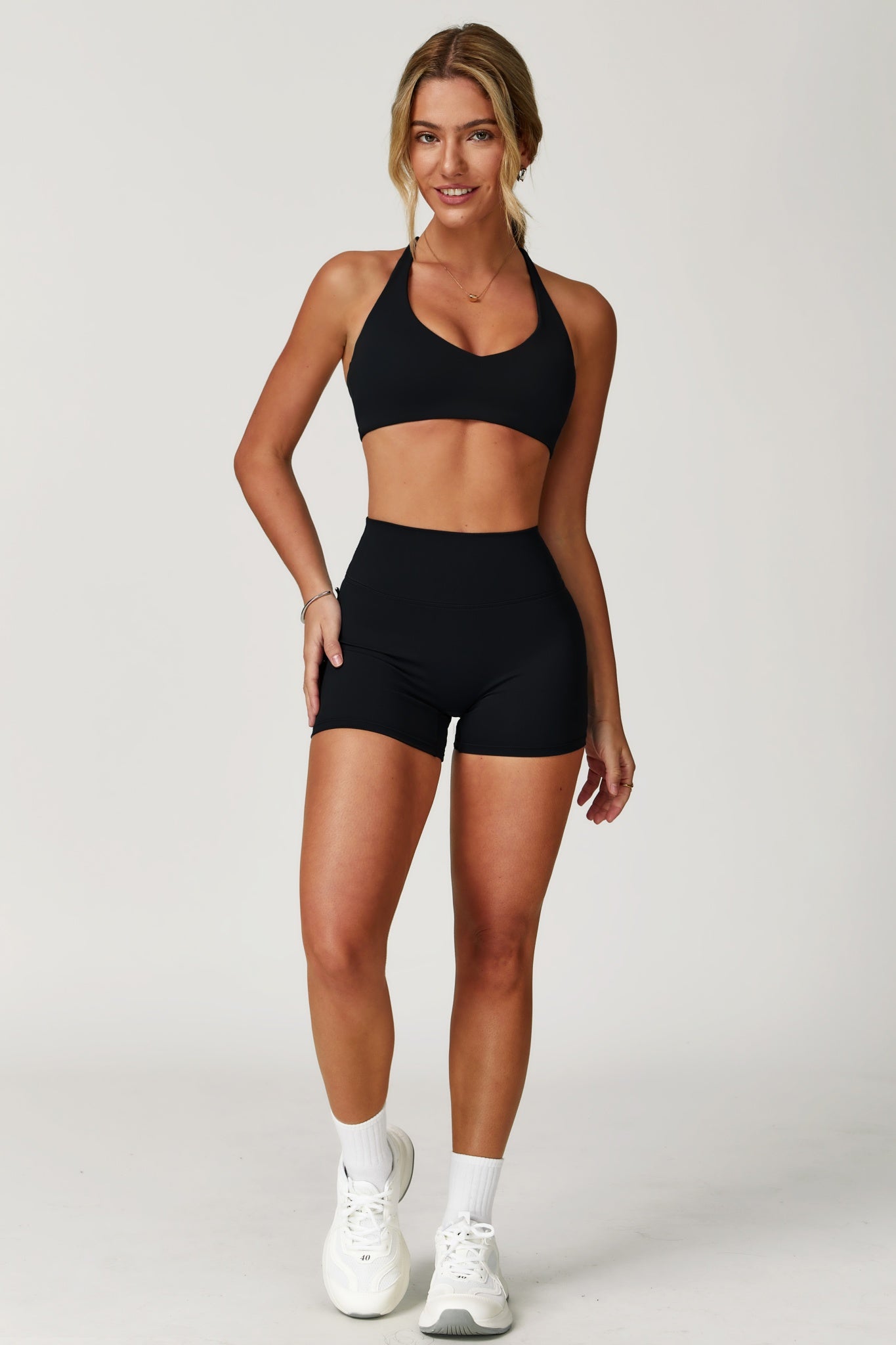 Amy Halter Sports Bra - Black - Maison and Aurora