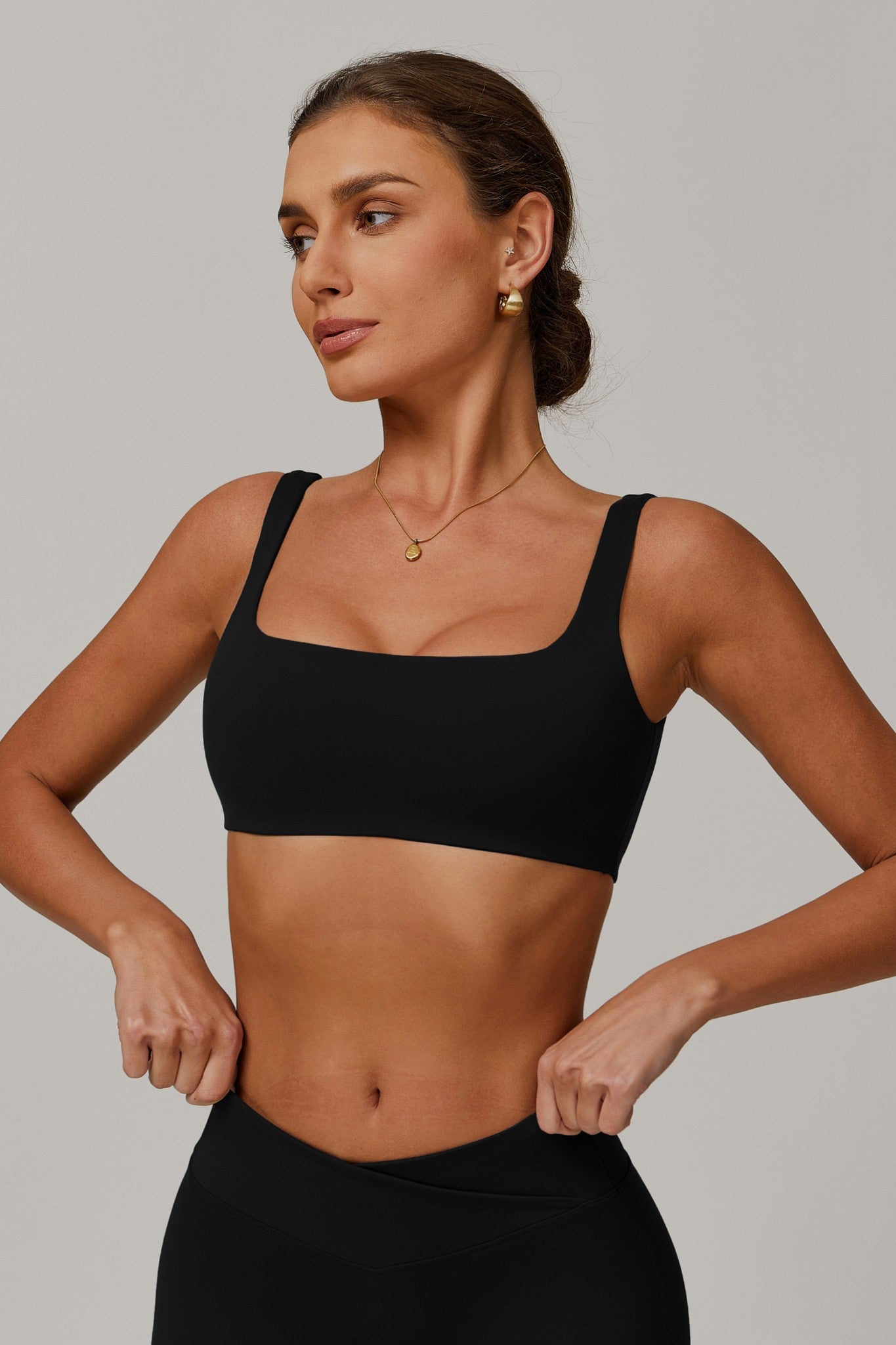 Evelyn Sports Bra - Black - Maison and Aurora
