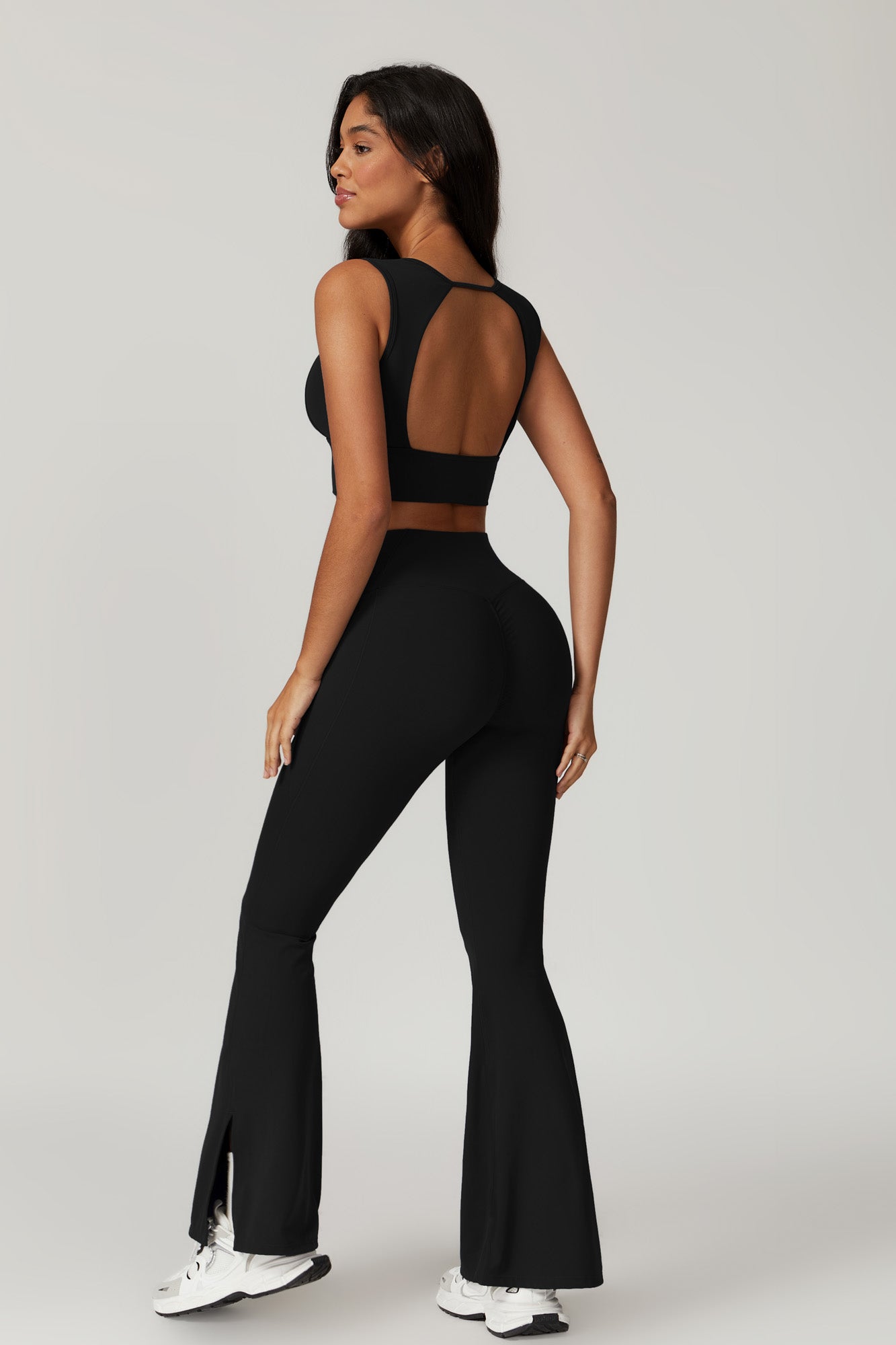 Isla Plunge Sports Bra - Black - Maison and Aurora