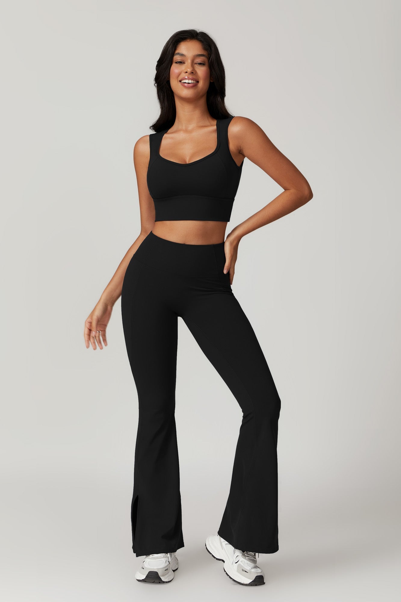 Isla Plunge Sports Bra - Black - Maison and Aurora