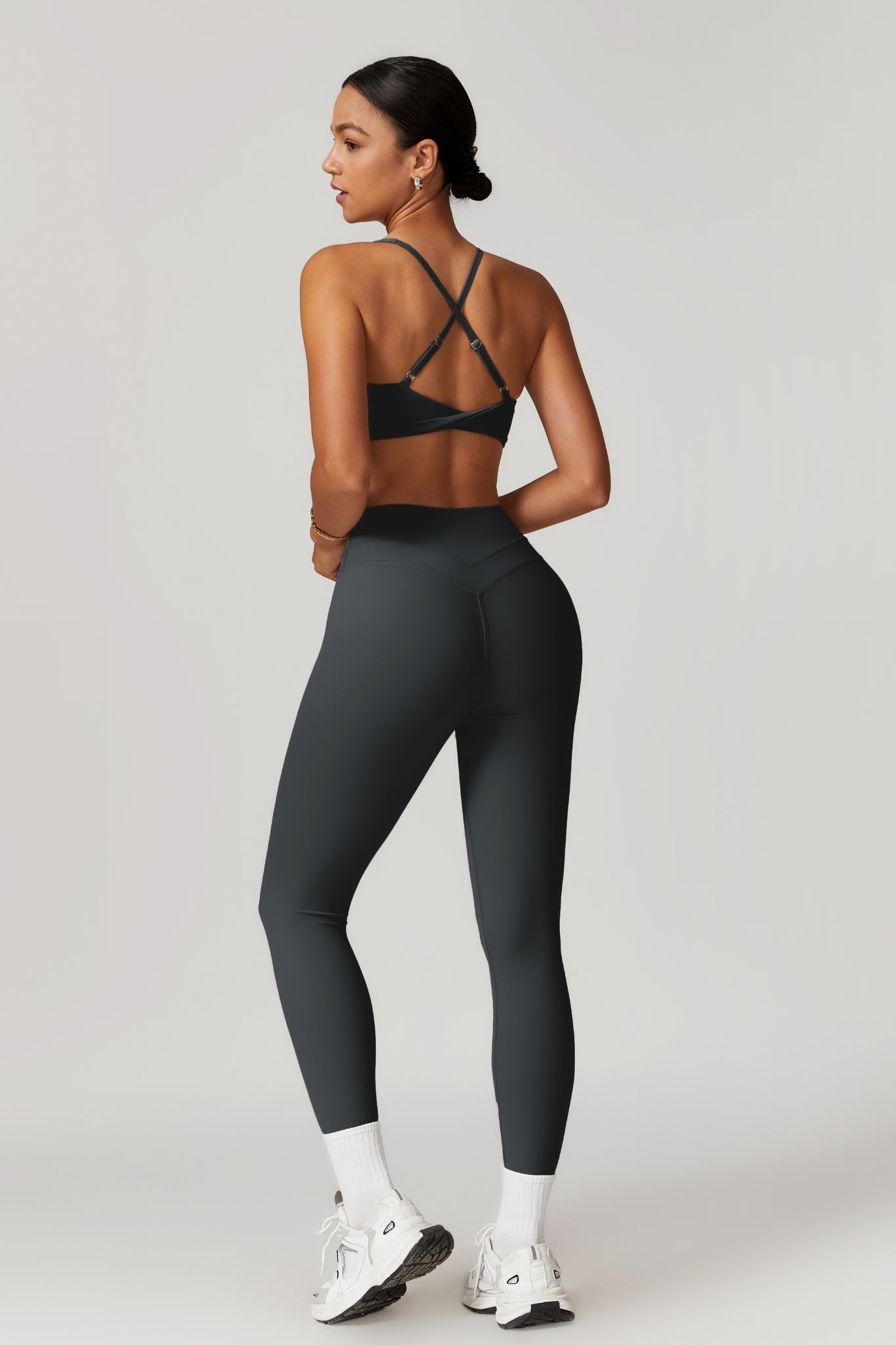 Alexa Sports Bra - Onyx - Maison and Aurora