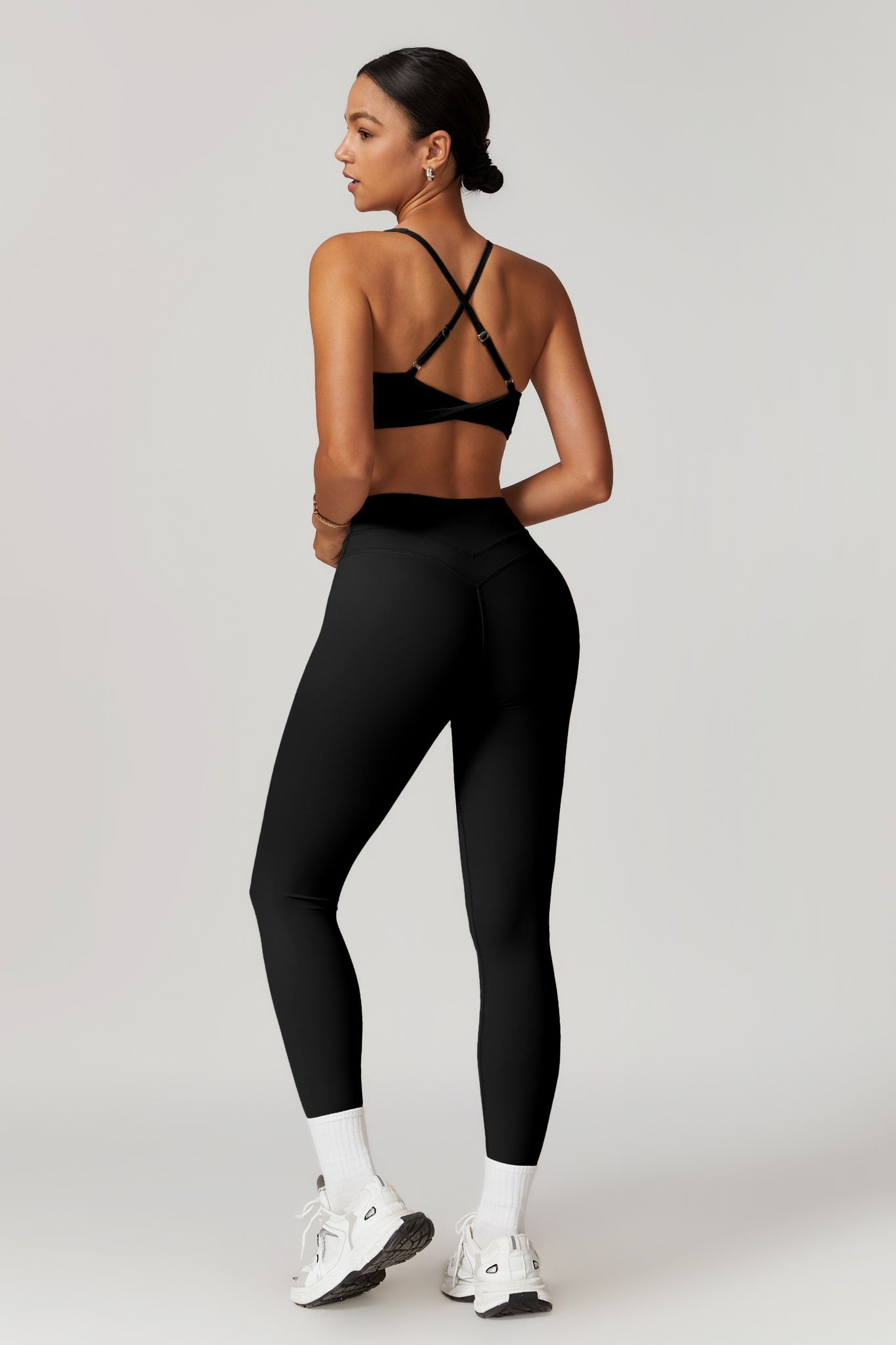 Alexa Sports Bra - Black - Maison and Aurora