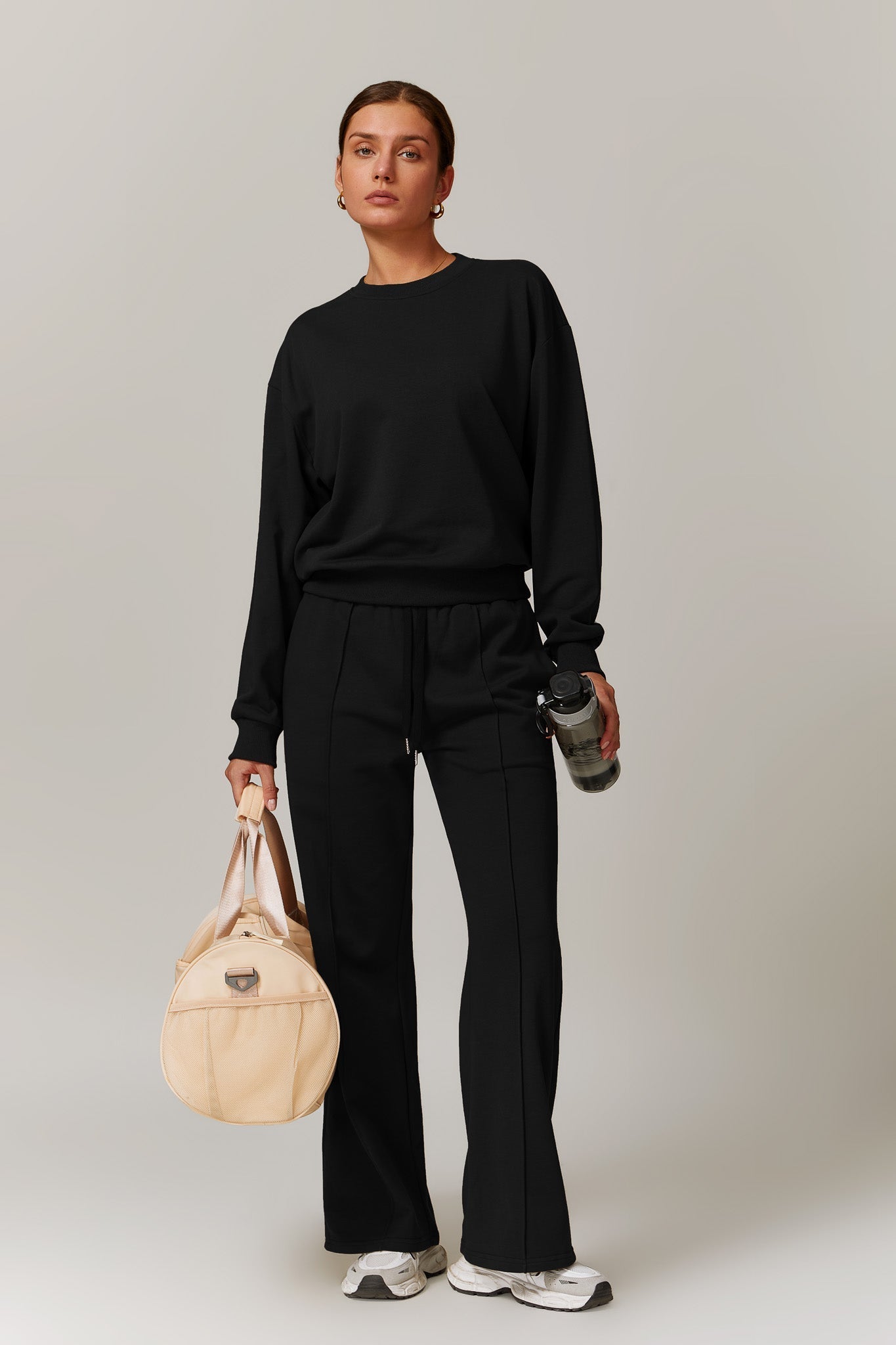 Amber Sweatshirt - Black - Maison and Aurora