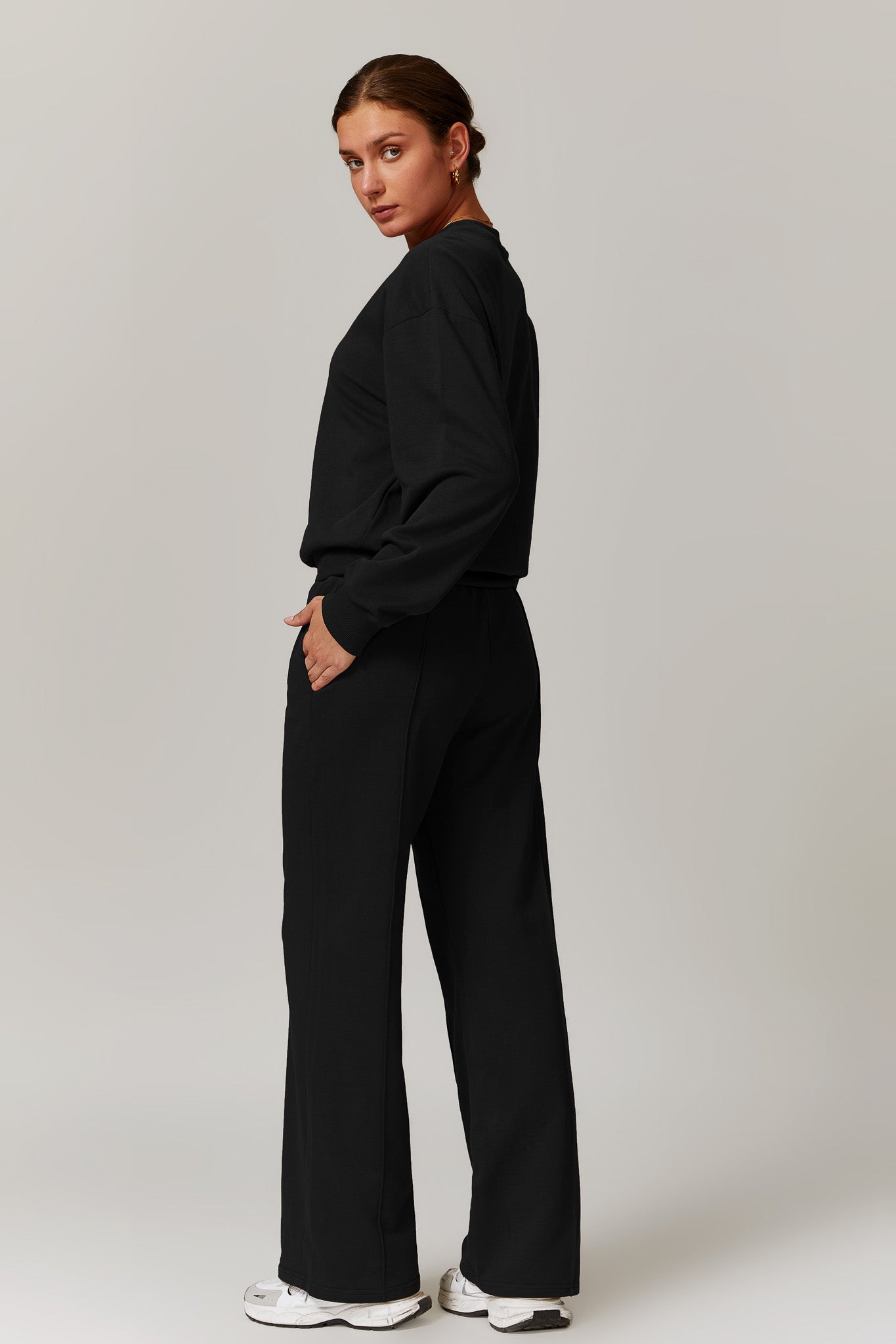 Amber Sweatshirt - Black - Maison and Aurora