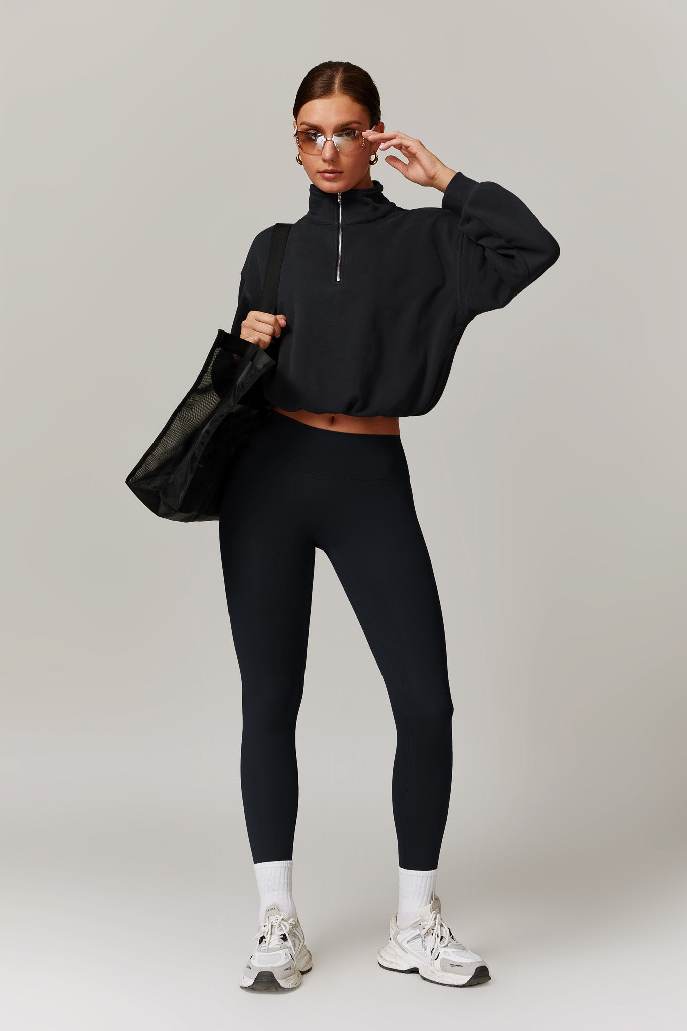 Luna Sweatshirt - Black - Maison and Aurora