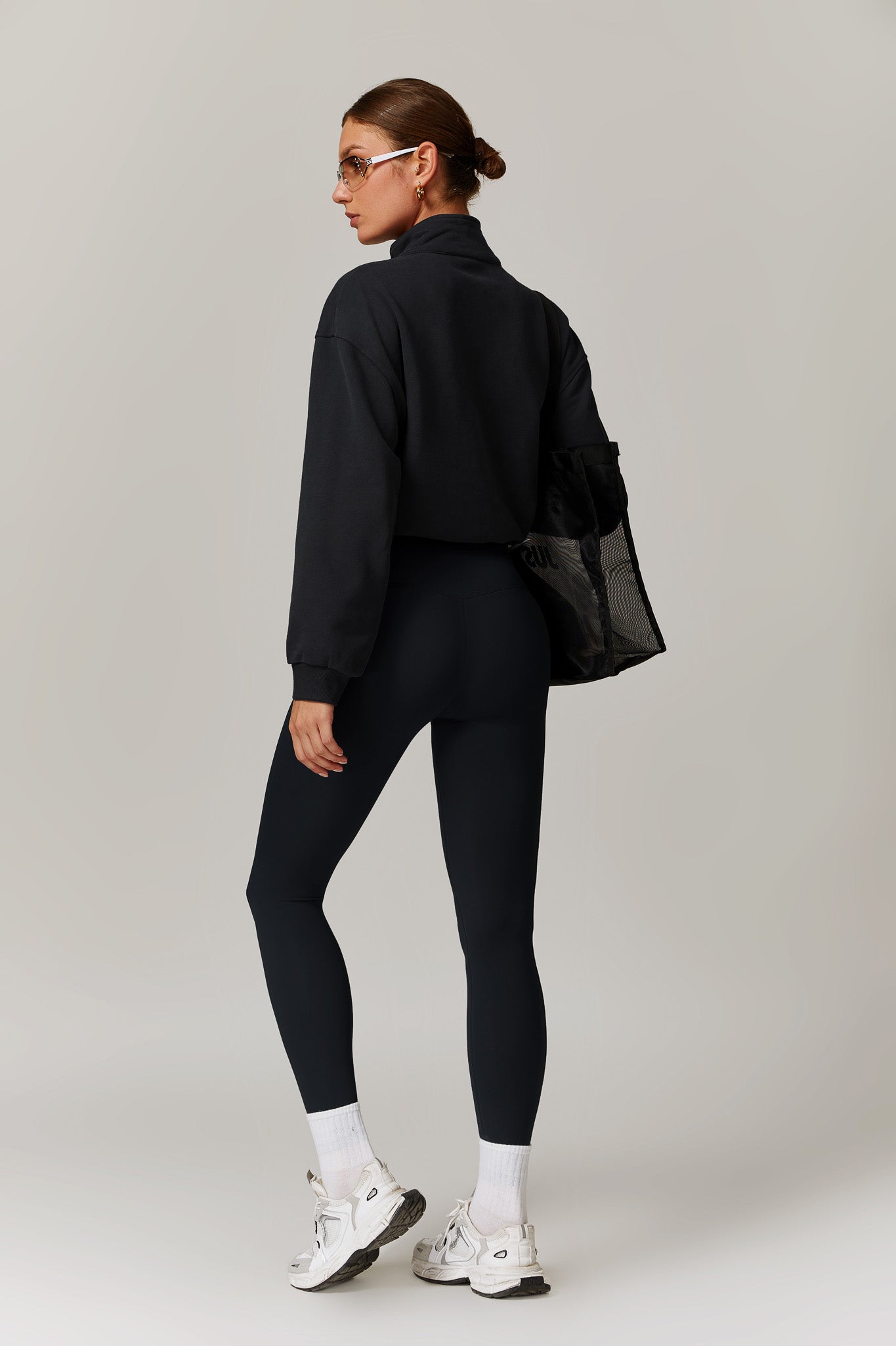 Luna Sweatshirt - Black - Maison and Aurora