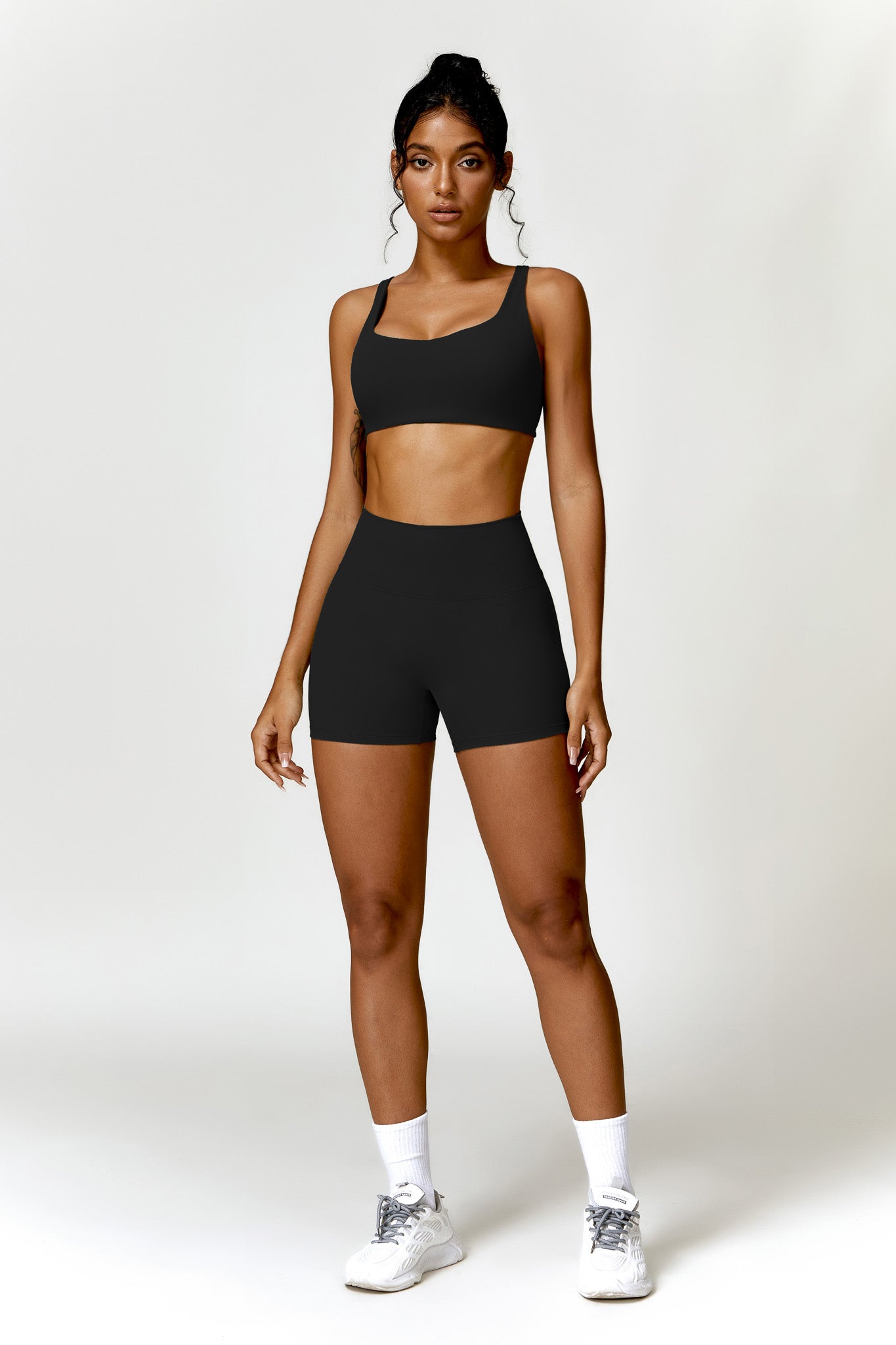 Madeline Sports Bra - Black - Maison and Aurora