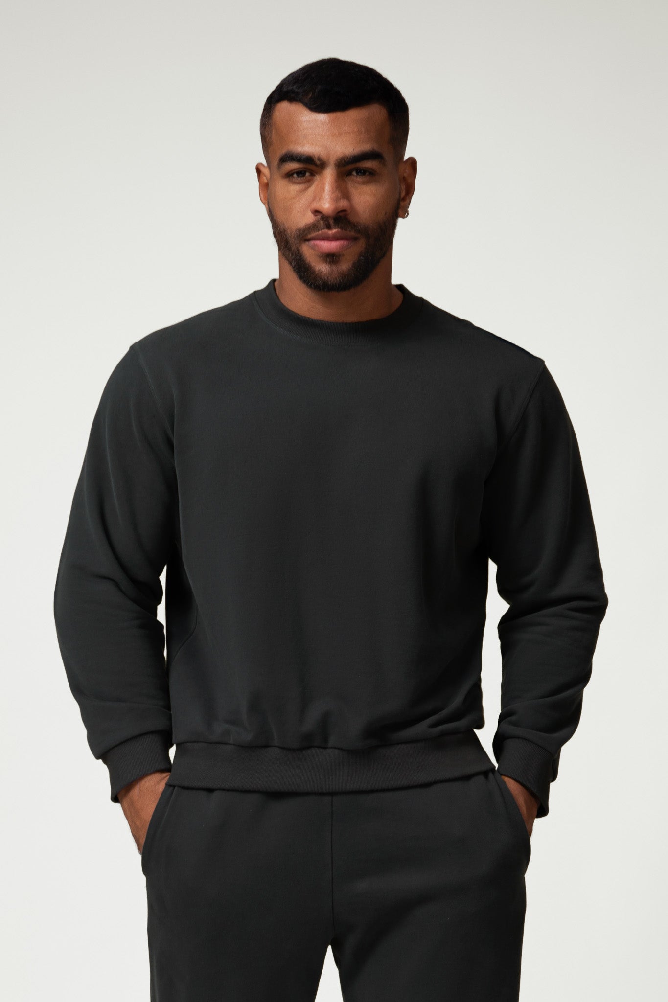 Unit Active Sweatshirt - Black - Maison and Aurora