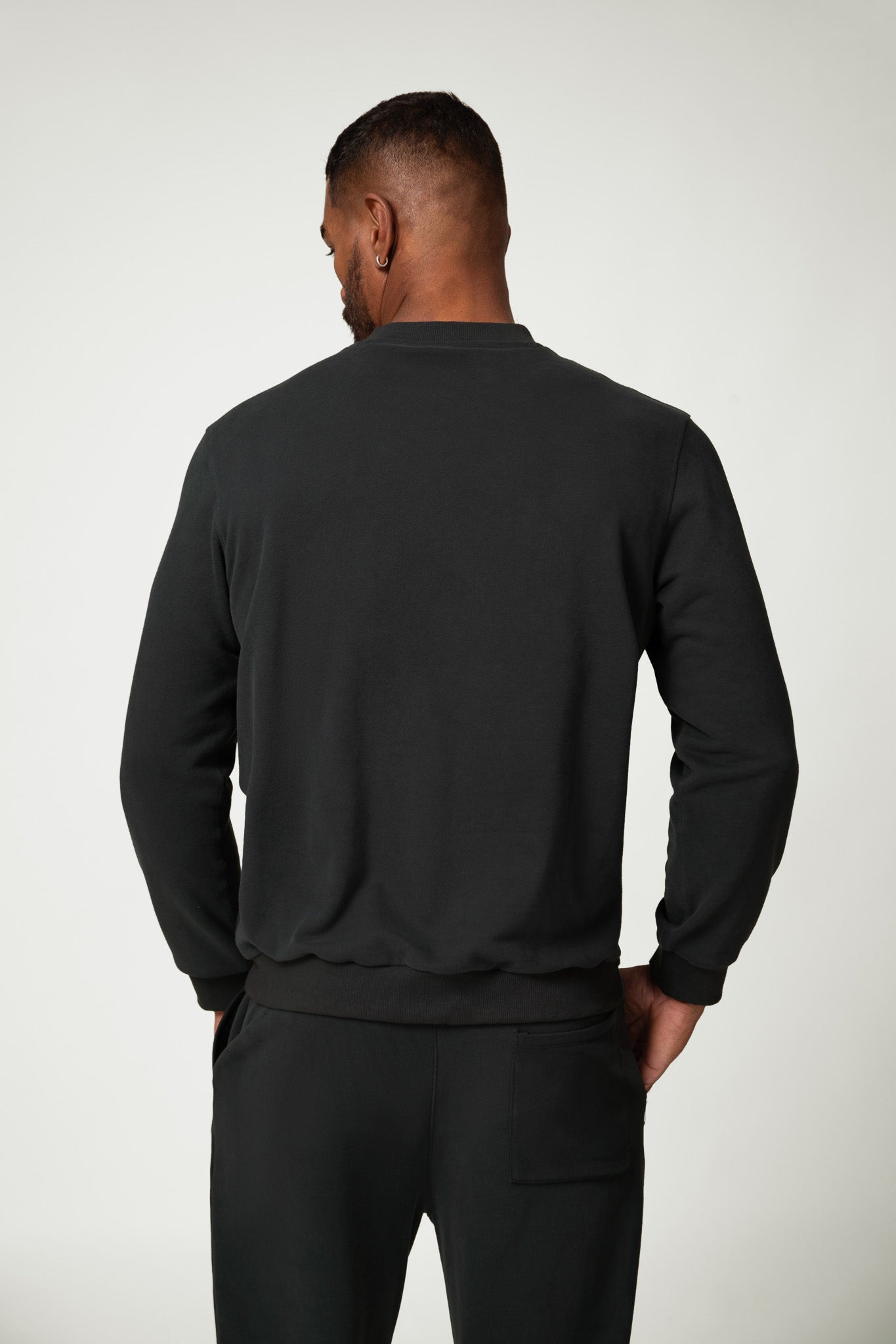 Unit Active Sweatshirt - Black - Maison and Aurora