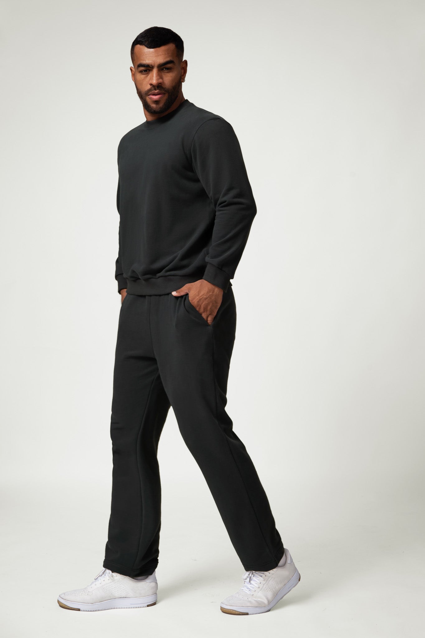 Unit Active Sweatshirt - Black - Maison and Aurora