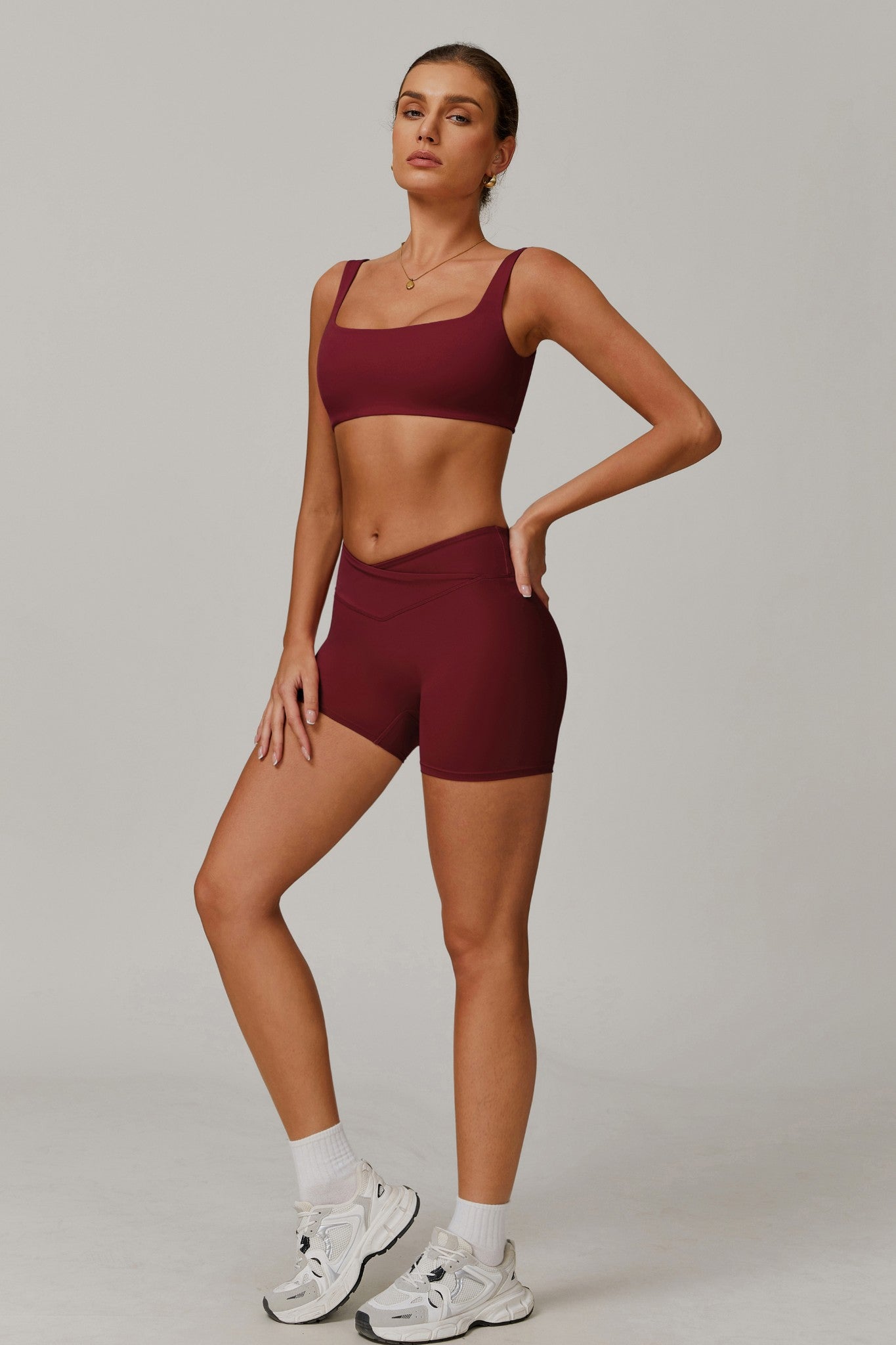 Evelyn Sports Bra - Maroon - Maison and Aurora
