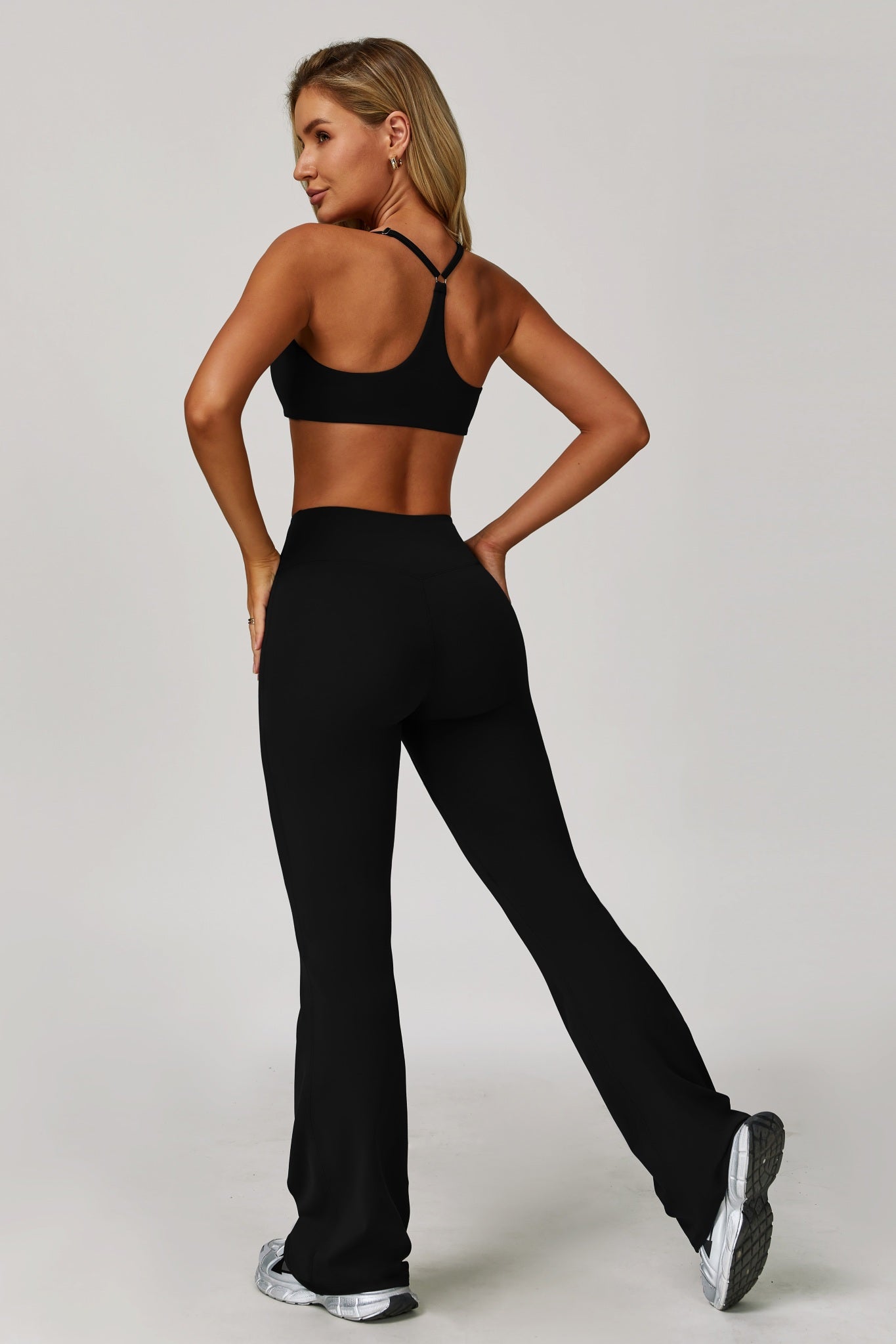 Sahara Sports Bra - Black - Maison and Aurora